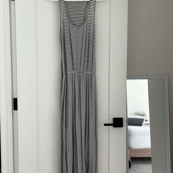 Striped Dress- MIDI - Picture 3 of 3